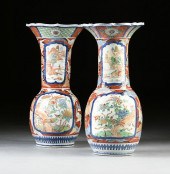 A PAIR OF IMARI CRANE MOTIF PO