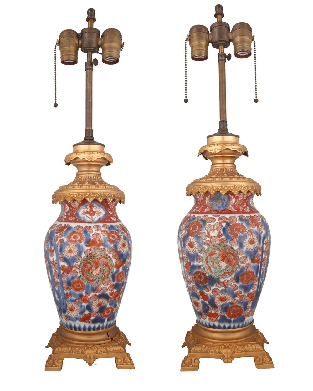 A PAIR OF IMARI PORCELAIN TABLE