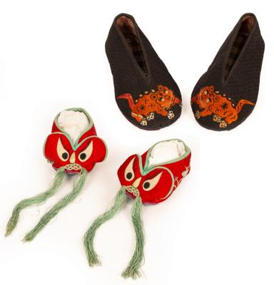 A pair of infant's Chinese
