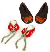 A pair of infant's Chinese emb
