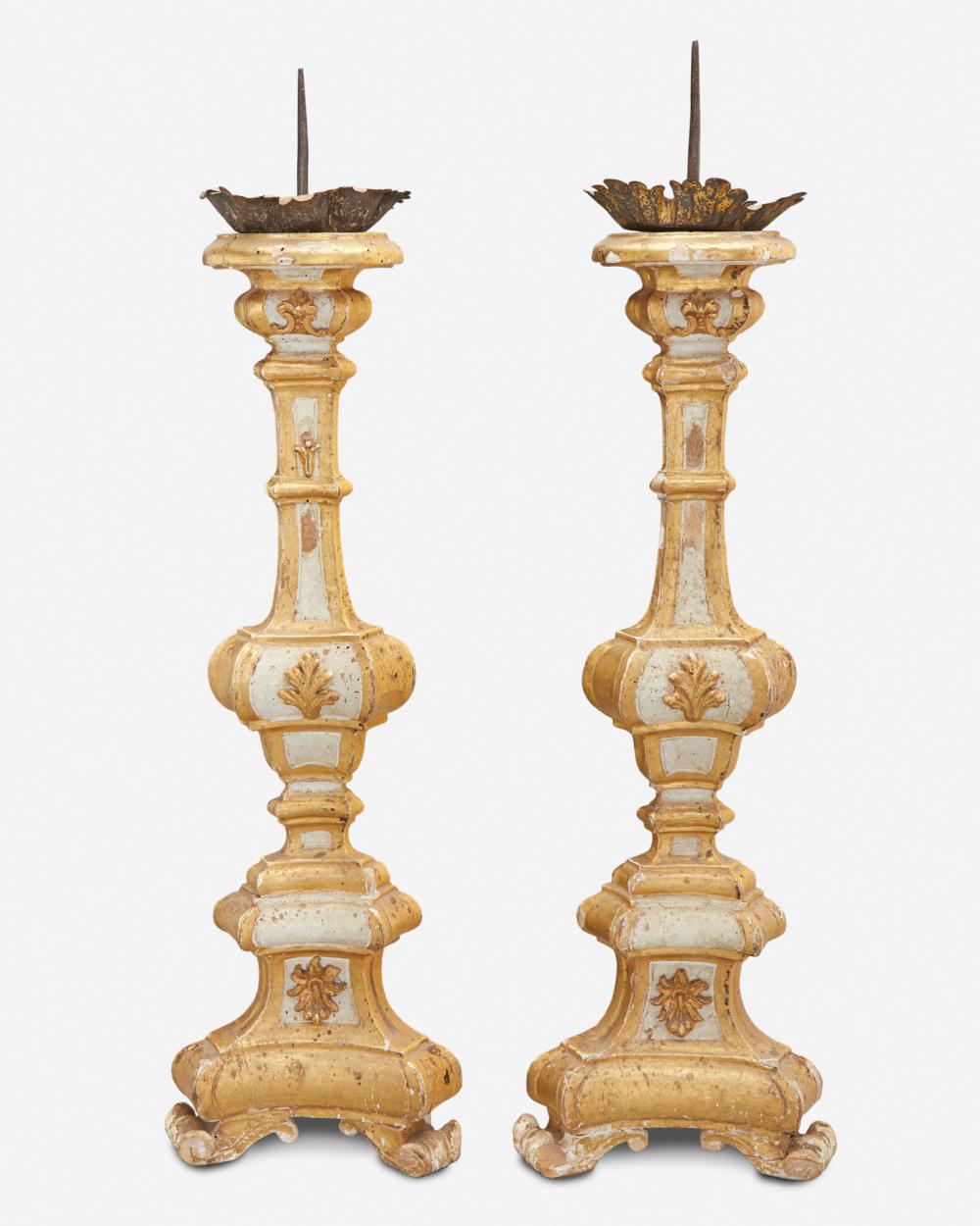 A PAIR OF ITALIAN GILTWOOD