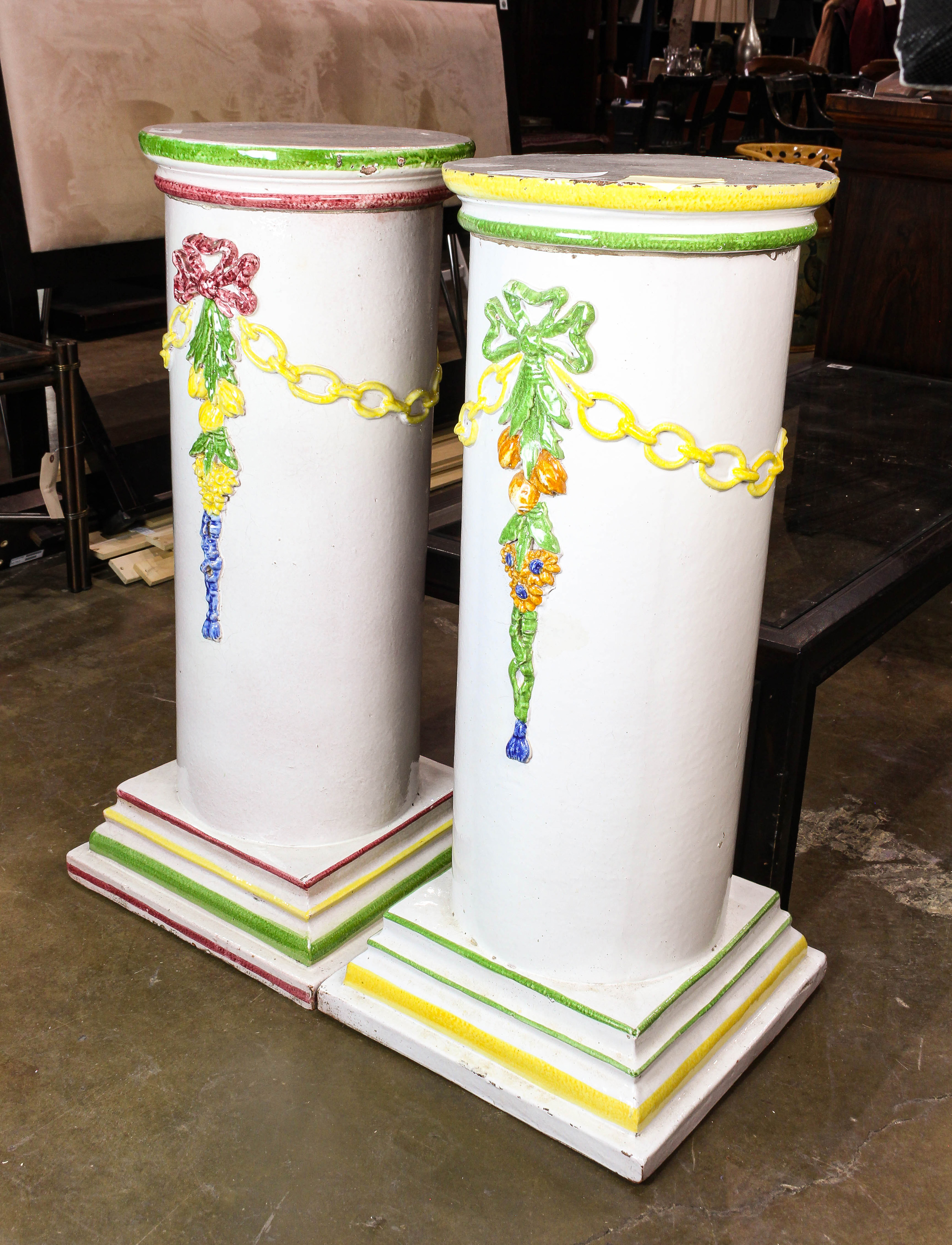 A PAIR OF ITALIAN MAJOLICA