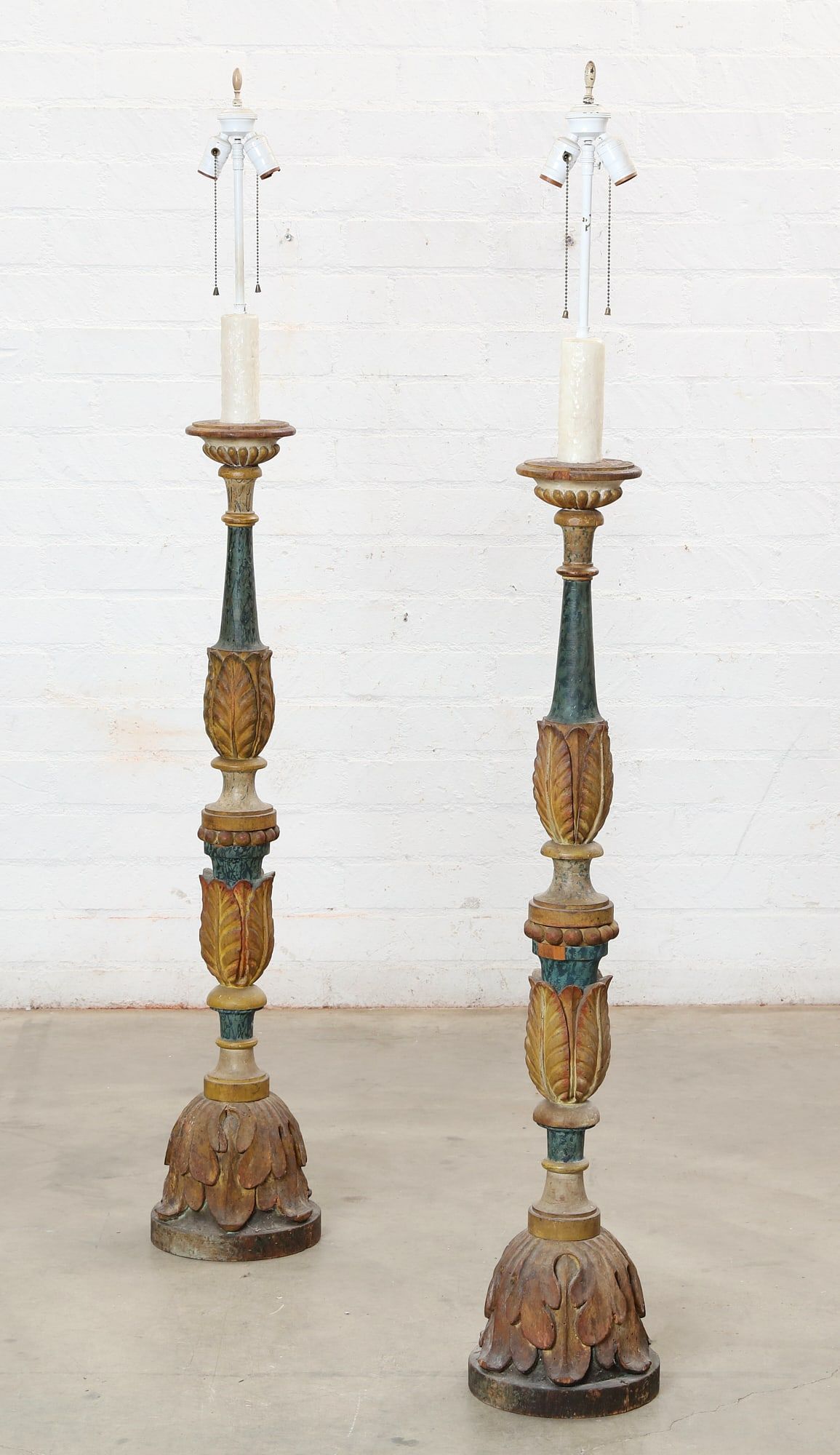 A PAIR OF ITALIAN NEOCLASSICAL