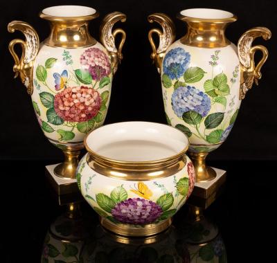 A pair of Italian pottery vases,