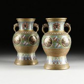 A PAIR OF JAPANESE ARCHAISTIC