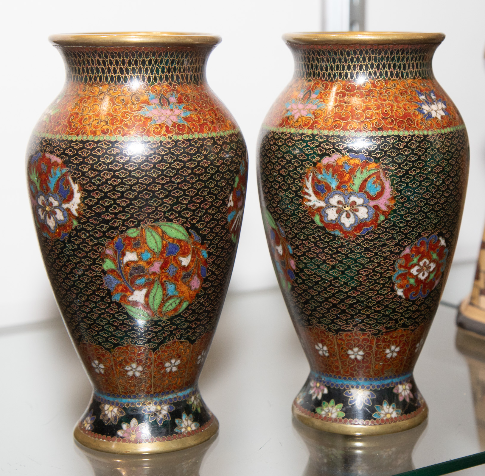 A PAIR OF JAPANESE CLOISONNE