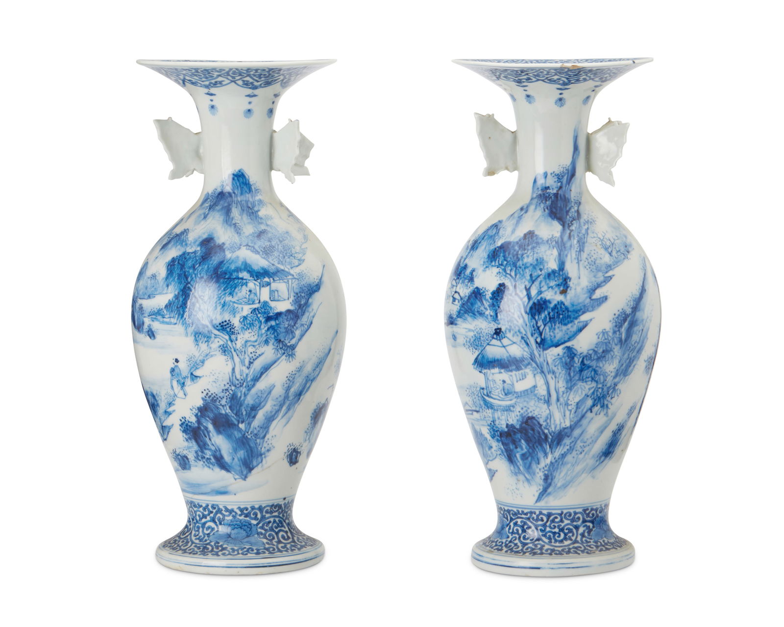 A PAIR OF JAPANESE HIRADO BLUE