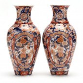 A PAIR OF JAPANESE IMARI PORCE