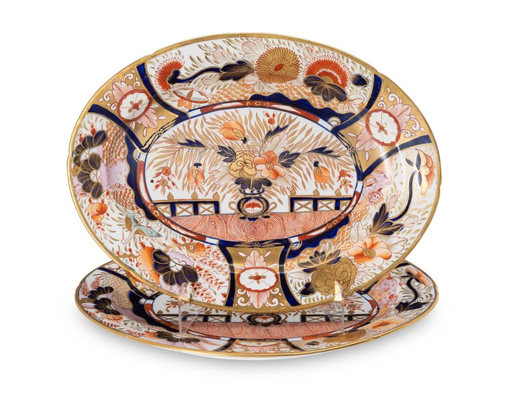 A PAIR OF JAPANESE IMARI