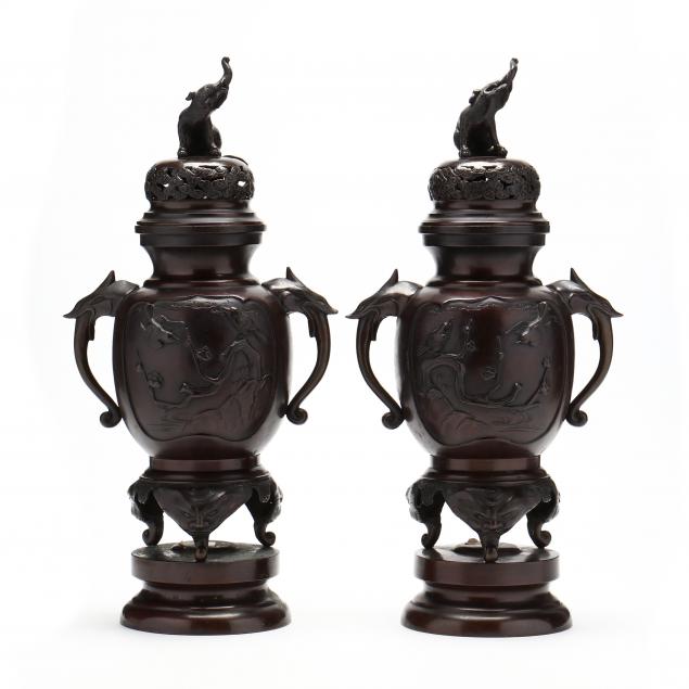 A PAIR OF JAPANESE MEIJI PERIOD