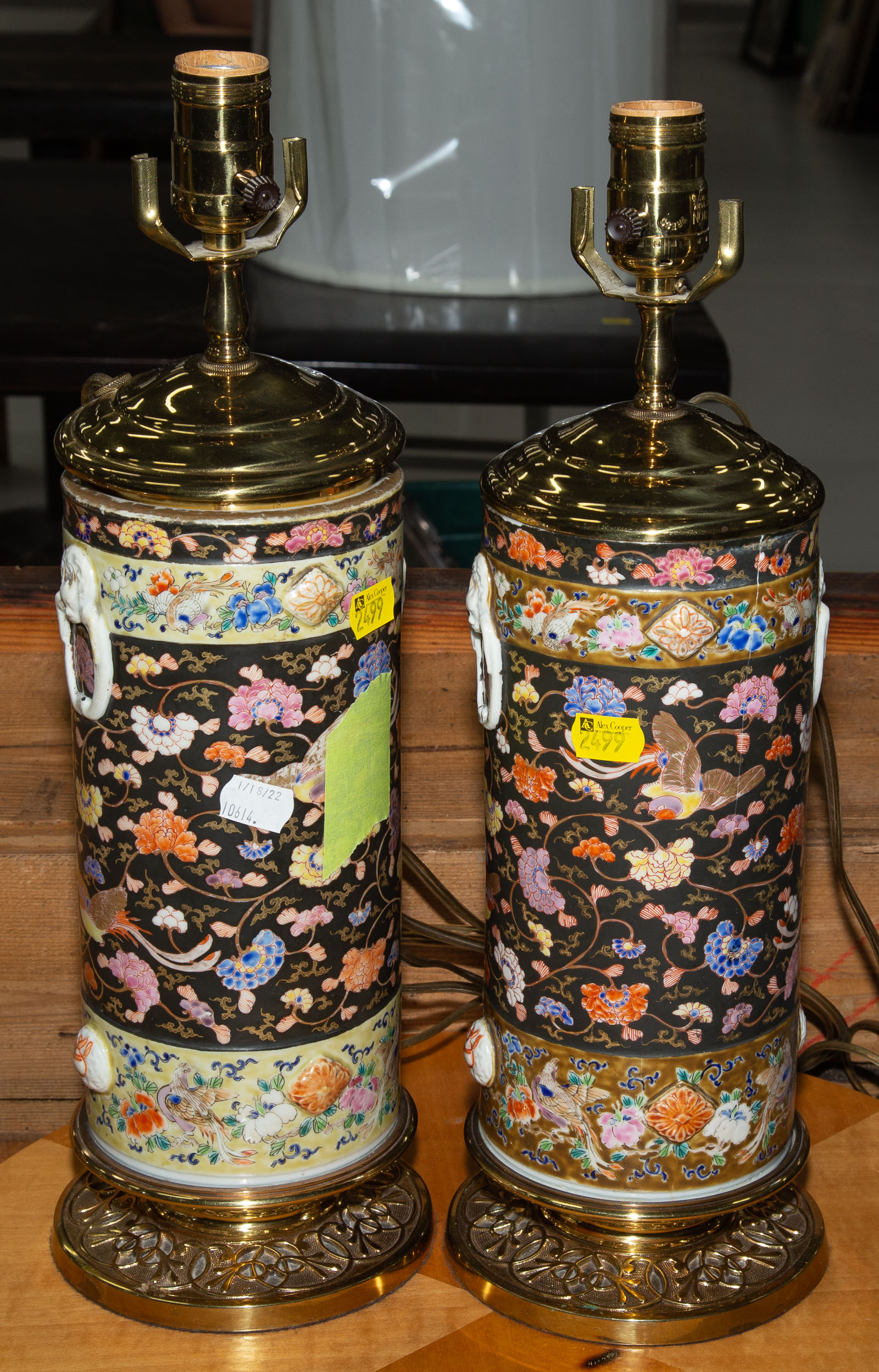 A PAIR OF JAPANESE PORCELAIN &