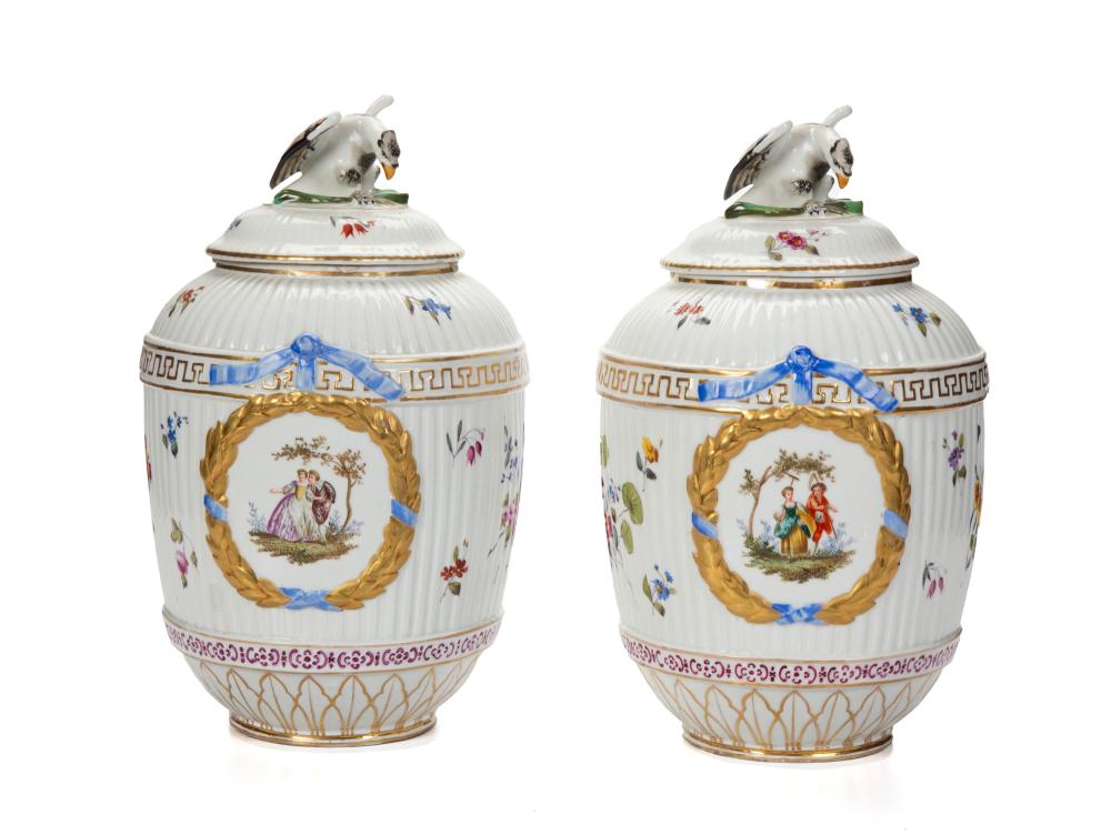 A PAIR OF KPM LIDDED URNSA pair