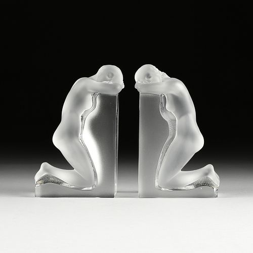 A PAIR OF LALIQUE FROSTED CRYSTAL