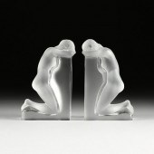 A PAIR OF LALIQUE FROSTED CRYS