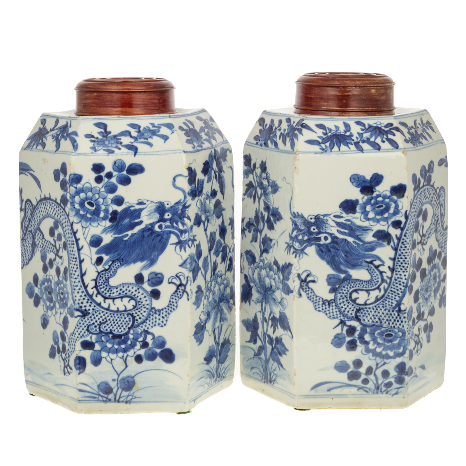 A PAIR OF LARGE CHINESE EXPORT