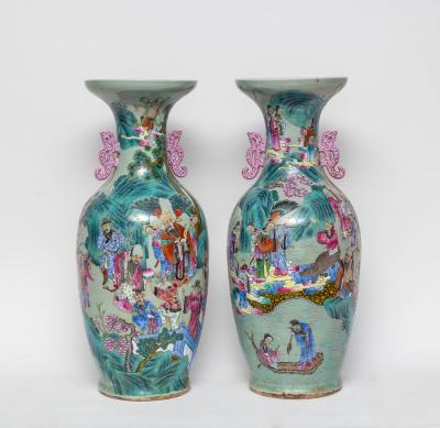 A pair of large Chinese famille