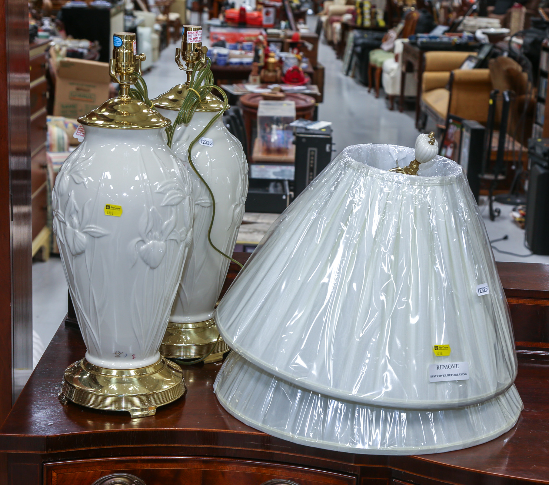 A PAIR OF LENOX LARGE TABLE LAMPS