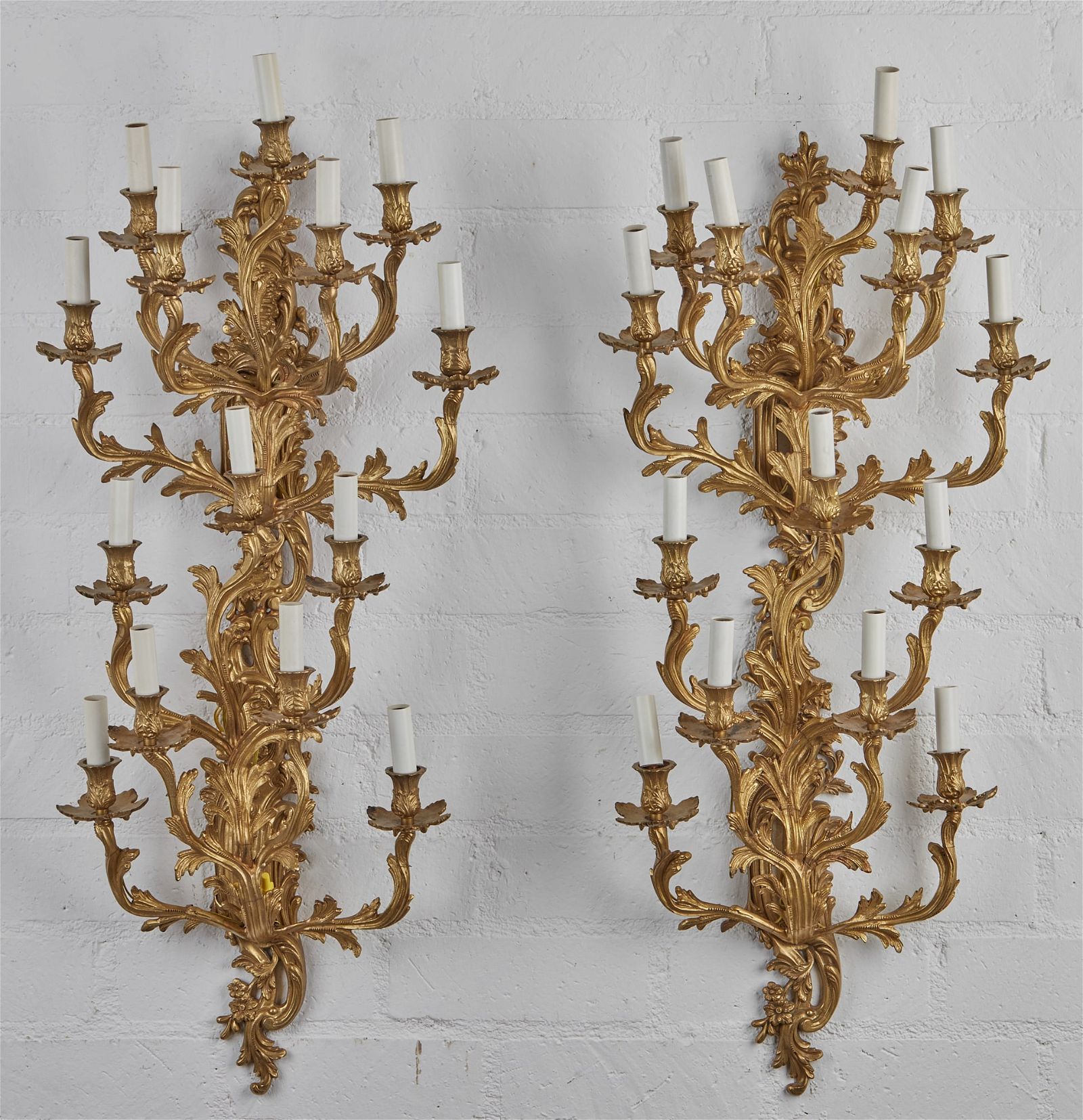 A PAIR OF LOUIS XV STYLE BRONZE 
