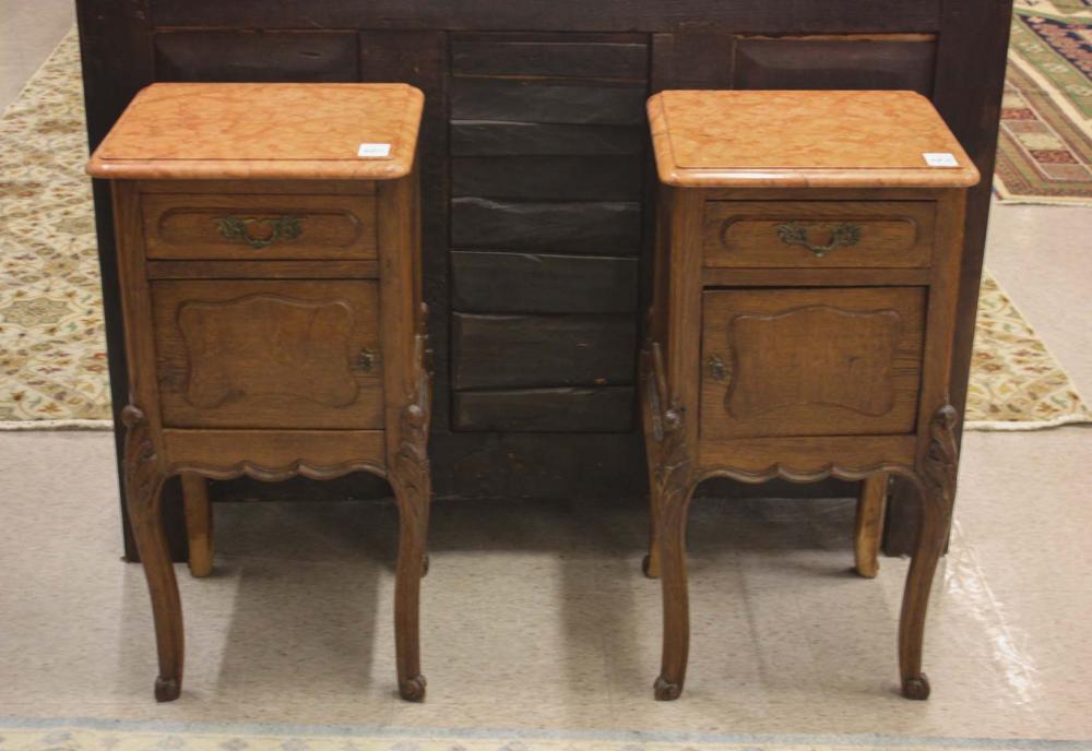 A PAIR OF LOUIS XV STYLE MARBLE-TOP