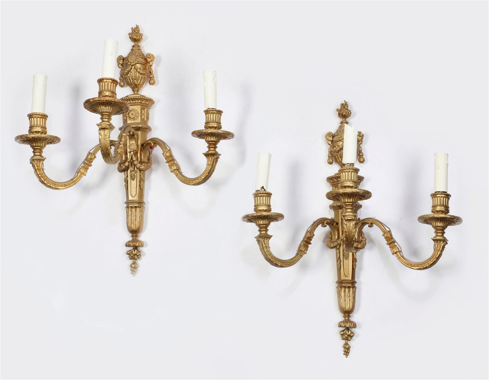 A PAIR OF LOUIS XVI STYLE GILT