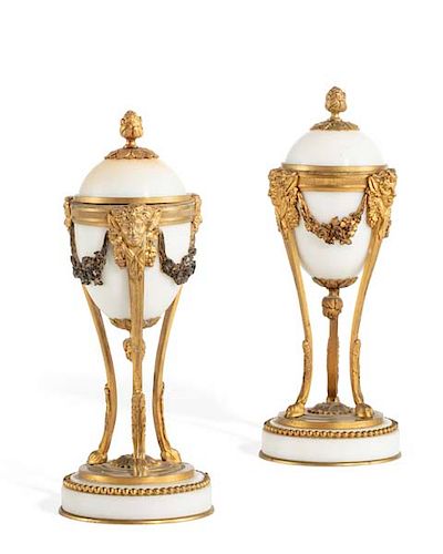A PAIR OF LOUIS XVI STYLE MARBLE