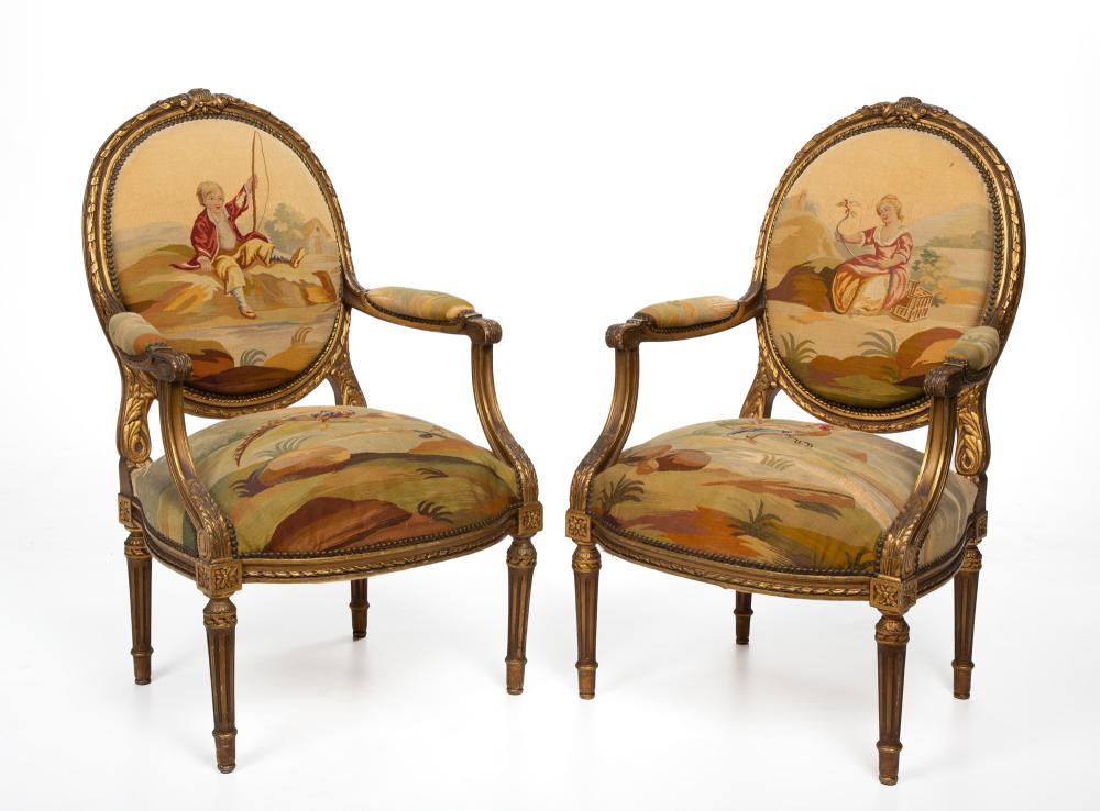 A PAIR OF LOUIS XVI-STYLE CARVED