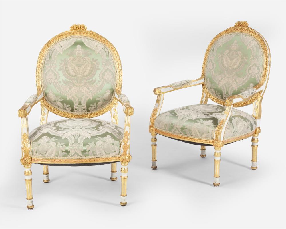 A PAIR OF LOUIS XVI-STYLE CARVED