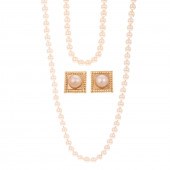 A PAIR OF MABE PEARL EAR CLIPS