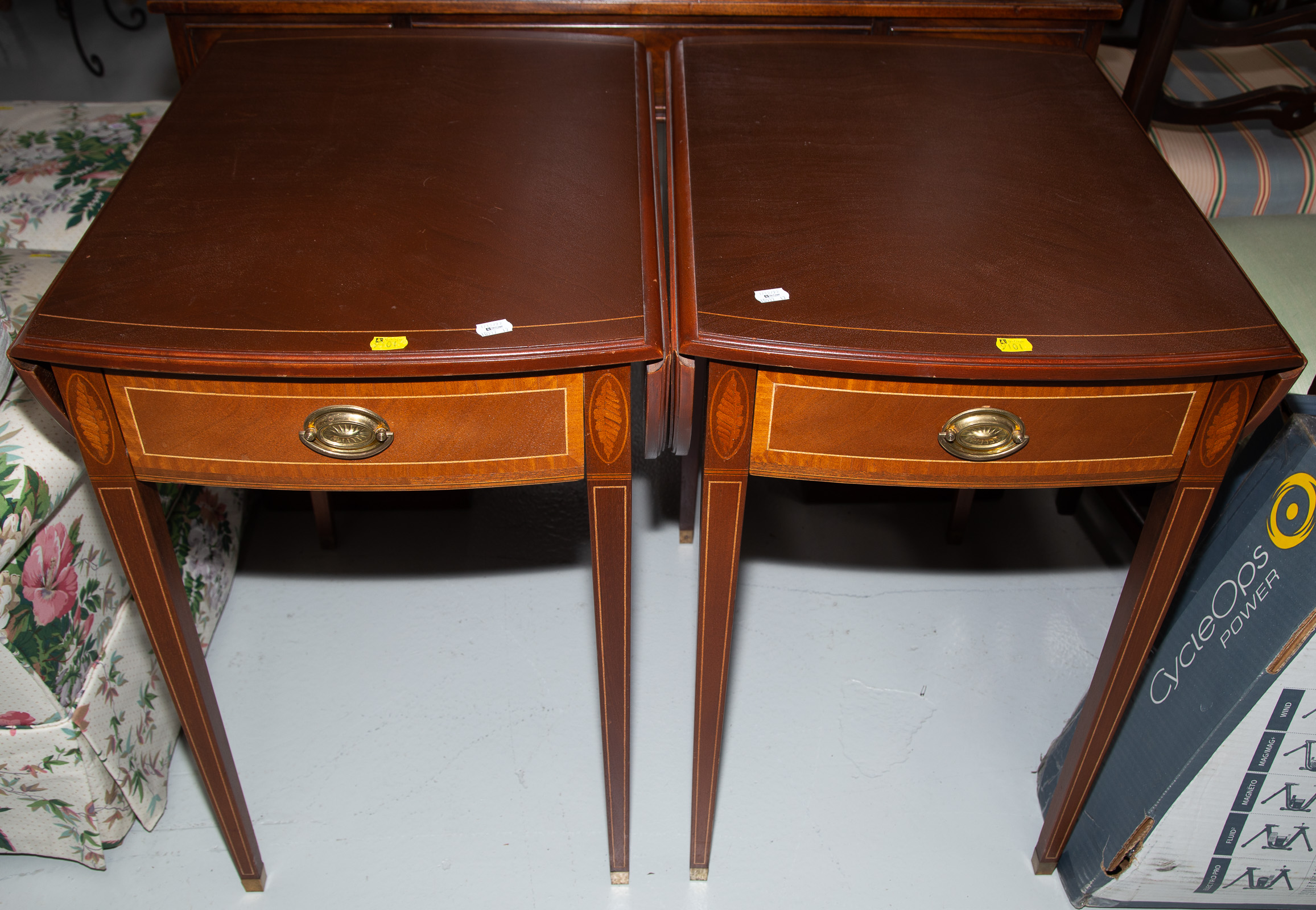A PAIR OF MAHOGANY HEPPLEWHITE