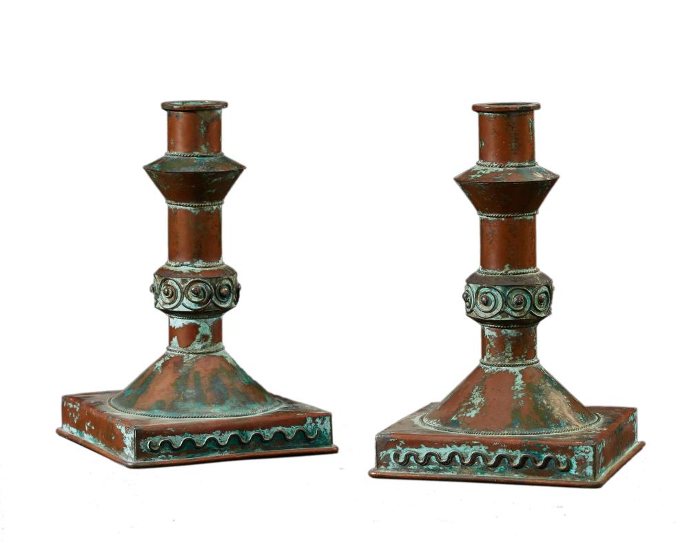 A PAIR OF MATL COPPER CANDLESTICKSA