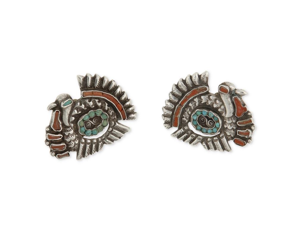 A PAIR OF MATL SILVER EARRINGSA