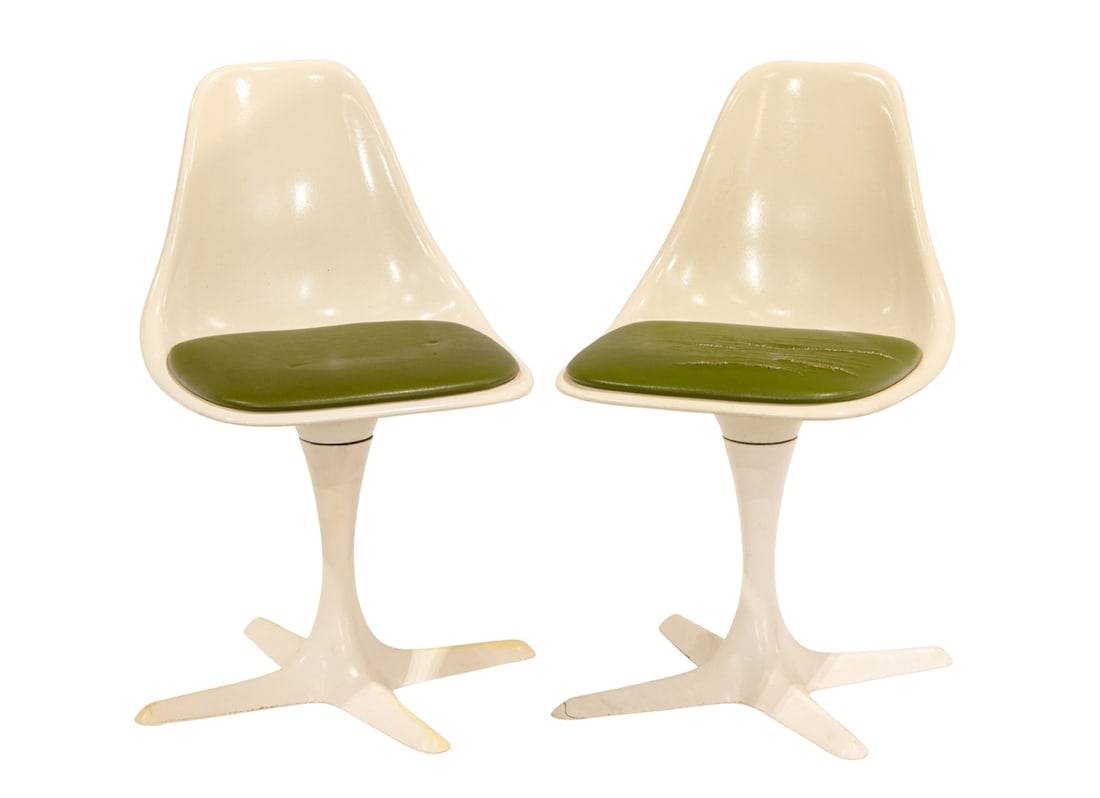 A PAIR OF MID-CENTURY MODERN