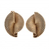 A PAIR OF MID-CENTURY RIBBED E
