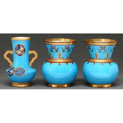 A pair of Minton aesthetic bone