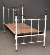 A pair of modern 3ft white pai