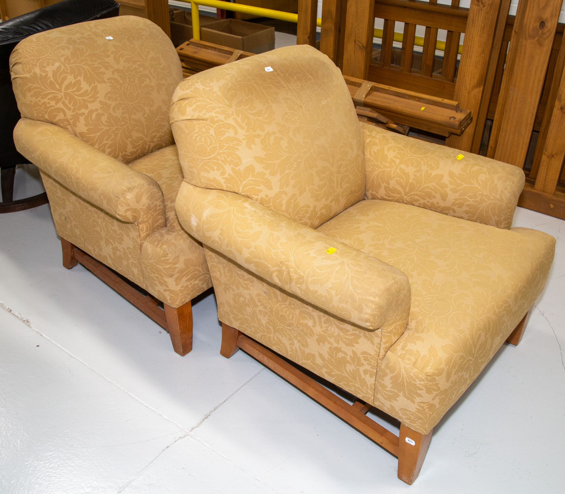 A PAIR OF MODERN ARM CHAIRS