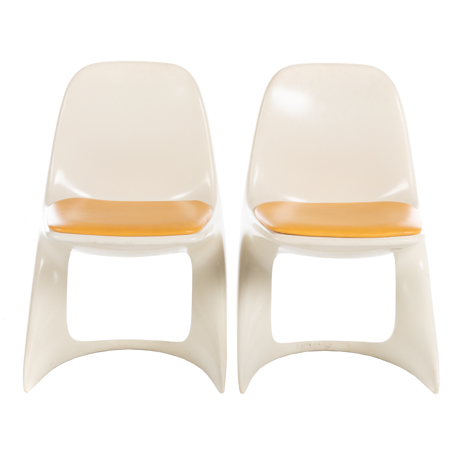 A PAIR OF MODERN CHAIRS BY