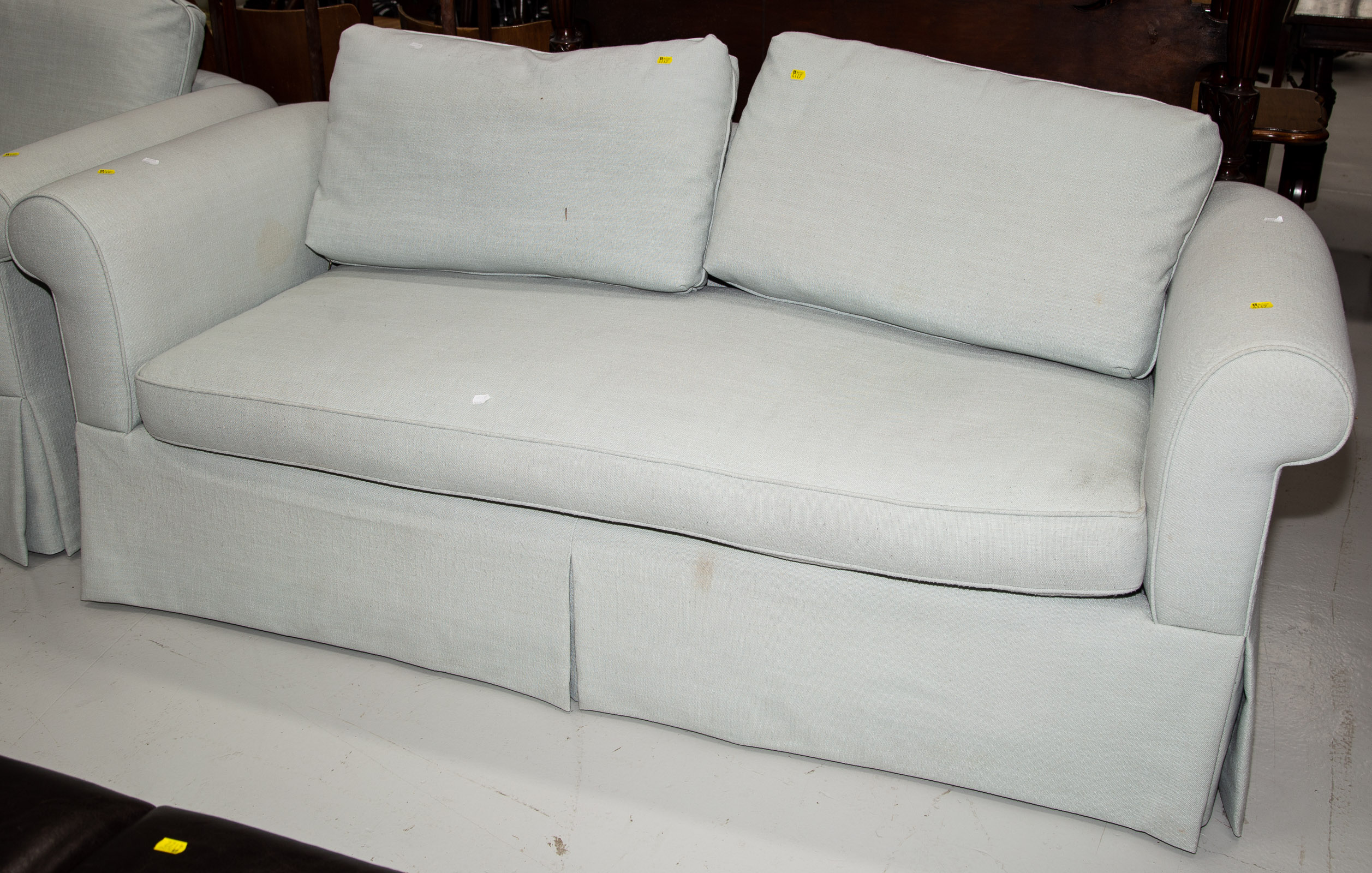 A PAIR OF MODERN SOFAS Yi's