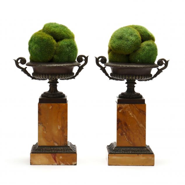 A PAIR OF NEOCLASSICAL STYLE MARBLE