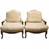 A PAIR OF OVERSIZED FAUTEUILS