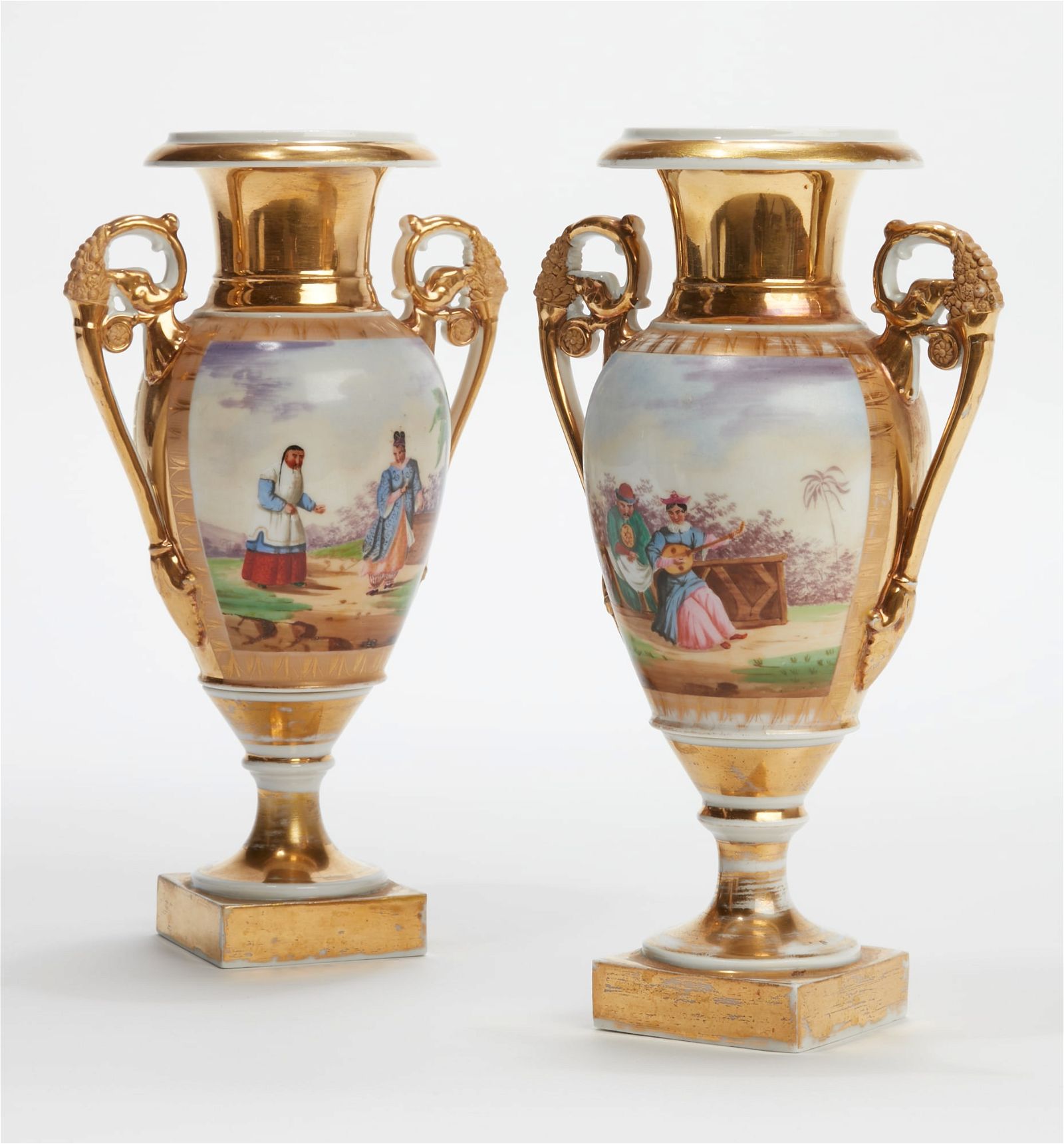 A PAIR OF PARIS PORCELAIN VASESA