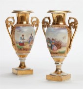 A PAIR OF PARIS PORCELAIN VASE