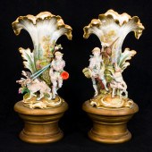 A PAIR OF PARIS PORCELAIN FIGU