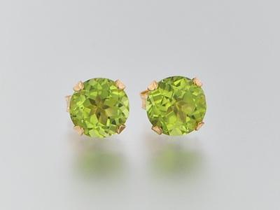A Pair of Peridot Earrings 10k
