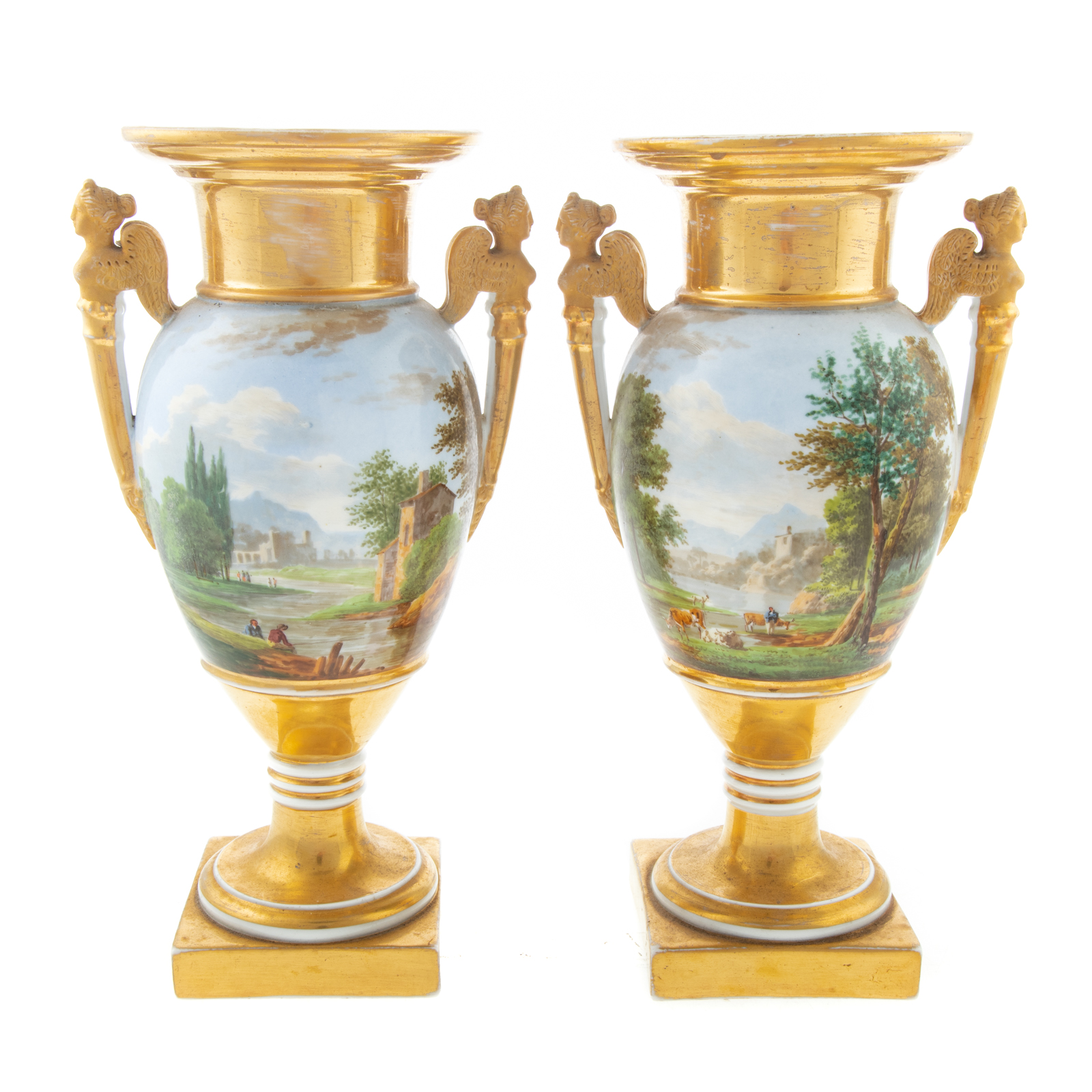 A PAIR OF PORCELAIN DE PARIS