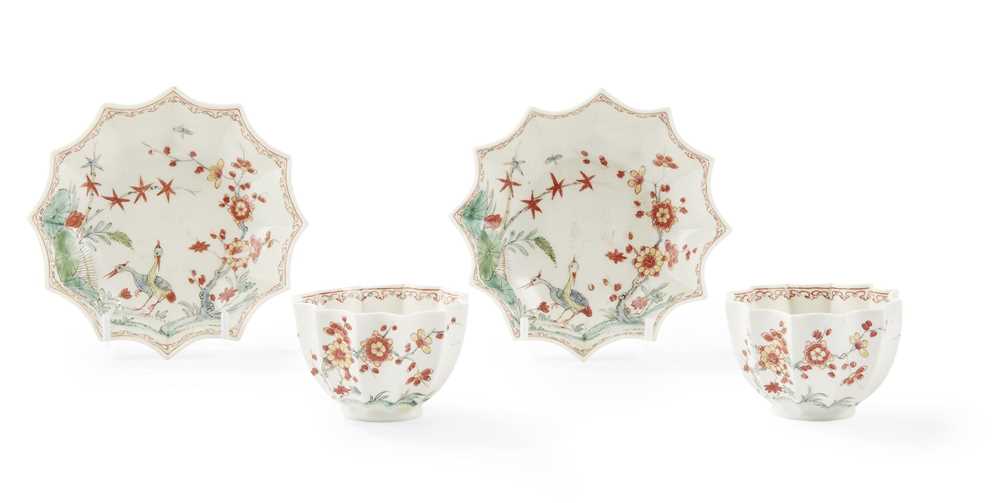 A PAIR OF RARE WORCESTER TEABOWLS