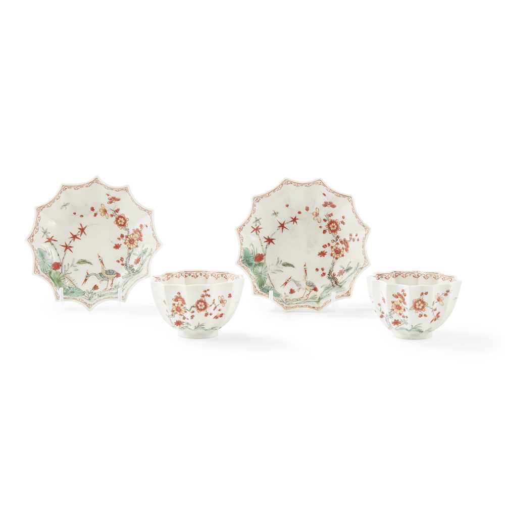 A PAIR OF RARE WORCESTER TEABOWLS