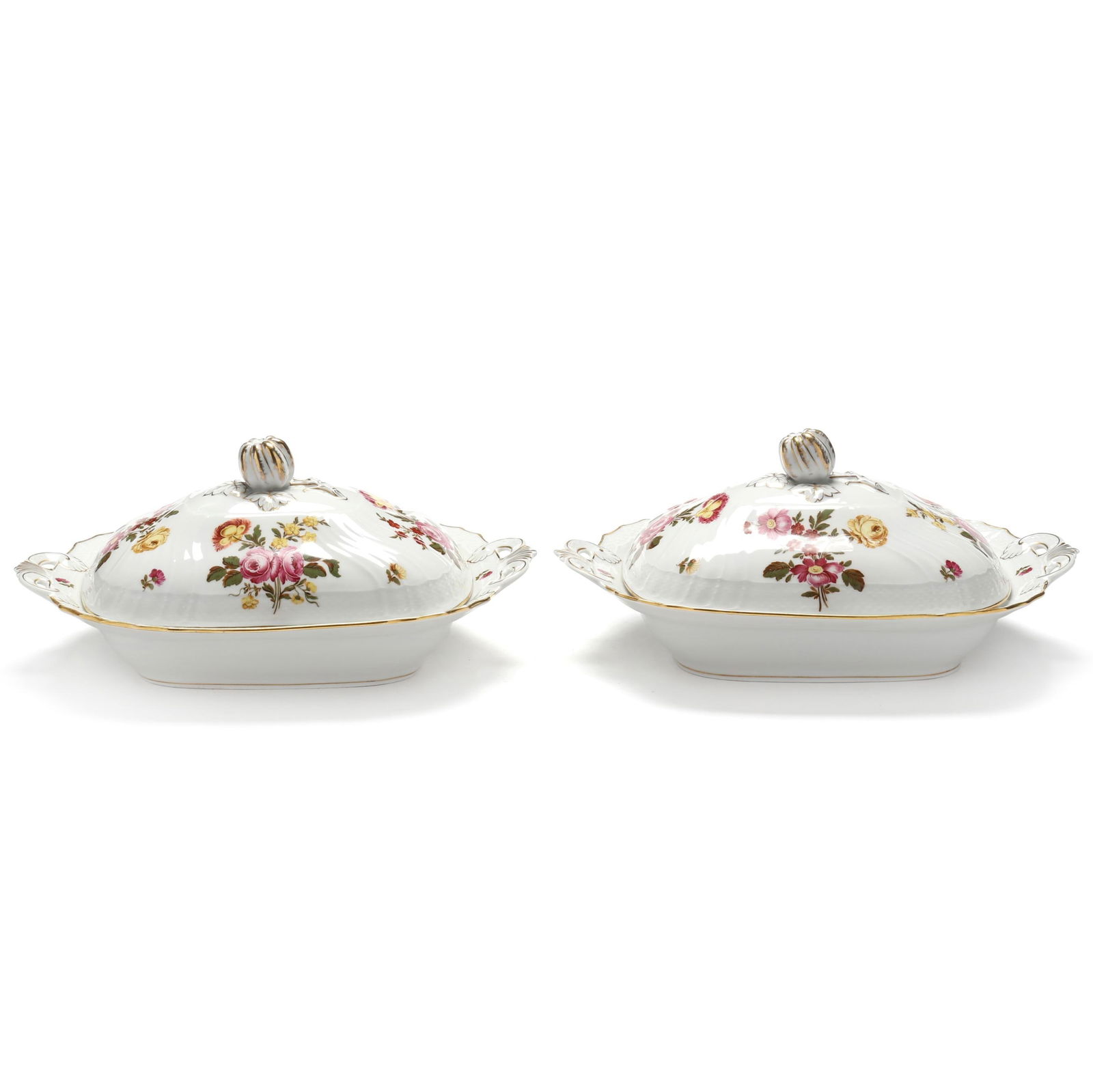 A PAIR OF RICHARD GINORI COVERED