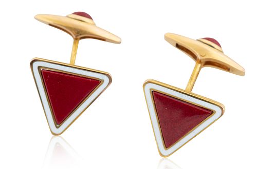 A PAIR OF RUSSIAN YELLOW GOLD,