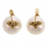 A PAIR OF SAMIRA 13 PEARL HOOP